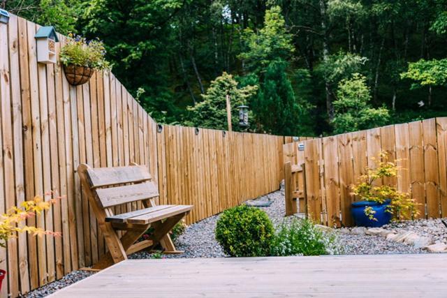 Loch Ness Woodland Pods Hotel Drumnadrochit Exterior photo